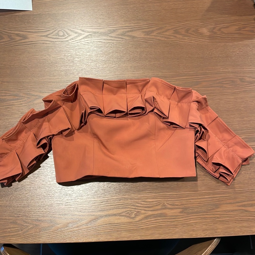 Luxxel size small top - never been worn